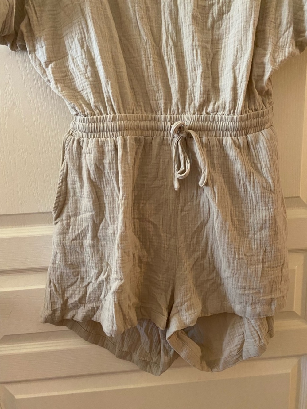 nwt CUPSHE 100% Cotton Drawstring Plunging V-Neck Romper in Neutral - XL - Picture 9 of 13